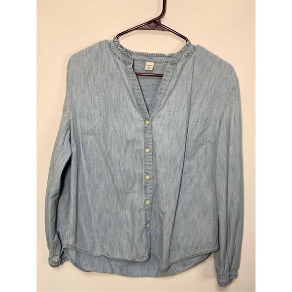 Old Navy Women's Chambray Button-Up V-Neck Long Sleeve Shirt Denim Blue Medium - Picture 1 of 5